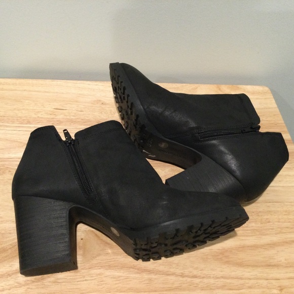 Lucky Brand Black Leather Block Heel Booties 10M - Picture 7 of 13